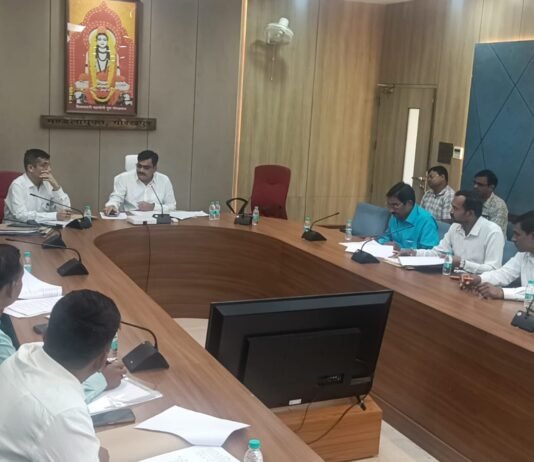 शिक्षक एमएलसी चुनाव में आचार संहिता के उल्लंघन पर होगी कार्रवाई प्रचार सामग्री पर प्रिंटर का नाम-पता और प्रतियों की संख्या लिखना अनिवार्य, मतपत्र पर आयोग के पेन से ही दर्ज करें प्राथमिकता