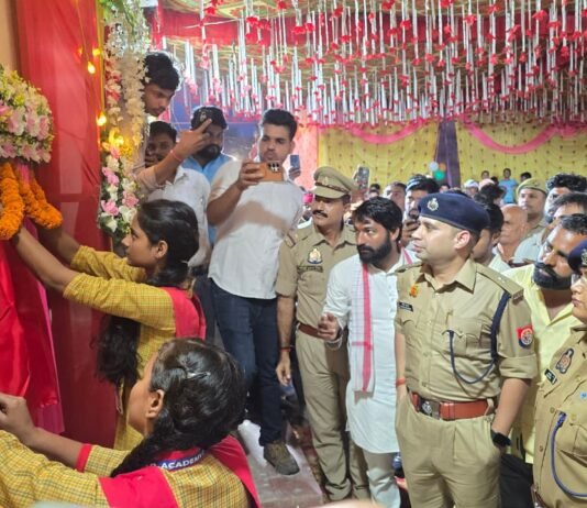बालिकाओं ने किया कसरवल और समधिया पुलिस चौकियों के नए भवनों का उद्घाटन मिशन शक्ति फेज-6 के तहत एसपी उत्तरी राजेश धुनावत ने महिला सुरक्षा और साइबर अपराधों से बचाव के प्रति किया जागरूक