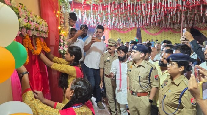 बालिकाओं ने किया कसरवल और समधिया पुलिस चौकियों के नए भवनों का उद्घाटन मिशन शक्ति फेज-6 के तहत एसपी उत्तरी राजेश धुनावत ने महिला सुरक्षा और साइबर अपराधों से बचाव के प्रति किया जागरूक