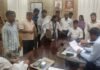 जनता दर्शन में डीएम ने सुनीं फरियादियों की समस्याएं अनएकेडमी कोचिंग में पाठ्यक्रम अधूरा छोड़ने की शिकायत, छात्रवृत्ति मामले में स्पष्टीकरण तलब