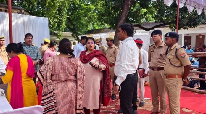 विधान परिषद चुनाव की तैयारियों का डीएम ने लिया जायजा राजकीय इंटर कॉलेज का निरीक्षण कर दिए निष्पक्ष और शांतिपूर्ण मतदान के निर्देश 23 अक्टूबर को होगा लखनऊ खंड स्नातक एवं शिक्षक निर्वाचन क्षेत्रों का मतदान