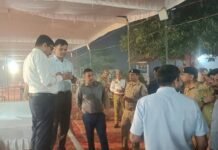 शिक्षक एमएलसी चुनाव की मतगणना की तैयारियां पूरी, 14 टेबलों पर गिने जाएंगे 43,433 मत मंडलायुक्त, डीआईजी, डीएम और एसएसपी ने देर रात मतगणना स्थल का किया निरीक्षण प्रत्येक टेबल पर प्रत्याशी का एक प्रतिनिधि रहेगा मौजूद, मोबाइल फोन ले जाने पर प्रतिबंध