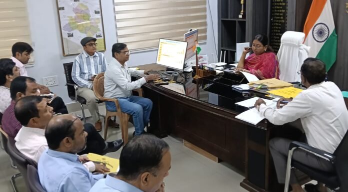 वन ट्रिलियन डॉलर अर्थव्यवस्था के लक्ष्य को लेकर तेज करें विकास कार्य सीडीओ अंजुलता ने जिला ओटीटीडी सेल की त्रैमासिक समीक्षा बैठक में दिए निर्देश