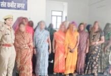 बिजली खंभा लगाने के विवाद में 22 महिलाएं गिरफ्तार सड़क जाम की आशंका के बीच दोनों पक्षों की महिलाओं पर शांतिभंग की कार्रवाई