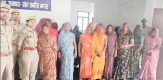बिजली खंभा लगाने के विवाद में 22 महिलाएं गिरफ्तार सड़क जाम की आशंका के बीच दोनों पक्षों की महिलाओं पर शांतिभंग की कार्रवाई