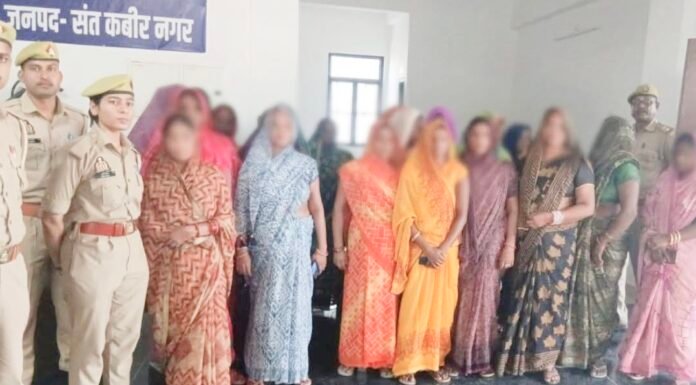 बिजली खंभा लगाने के विवाद में 22 महिलाएं गिरफ्तार सड़क जाम की आशंका के बीच दोनों पक्षों की महिलाओं पर शांतिभंग की कार्रवाई
