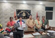 अंतर-जनपदीय पुलिस प्रतियोगिता में चमकीं महिला खिलाड़ी एसपी ने उत्कृष्ट प्रदर्शन करने वाली छह खिलाड़ियों को किया सम्मानित, प्रत्येक को एक हजार रुपये और ट्रैक सूट